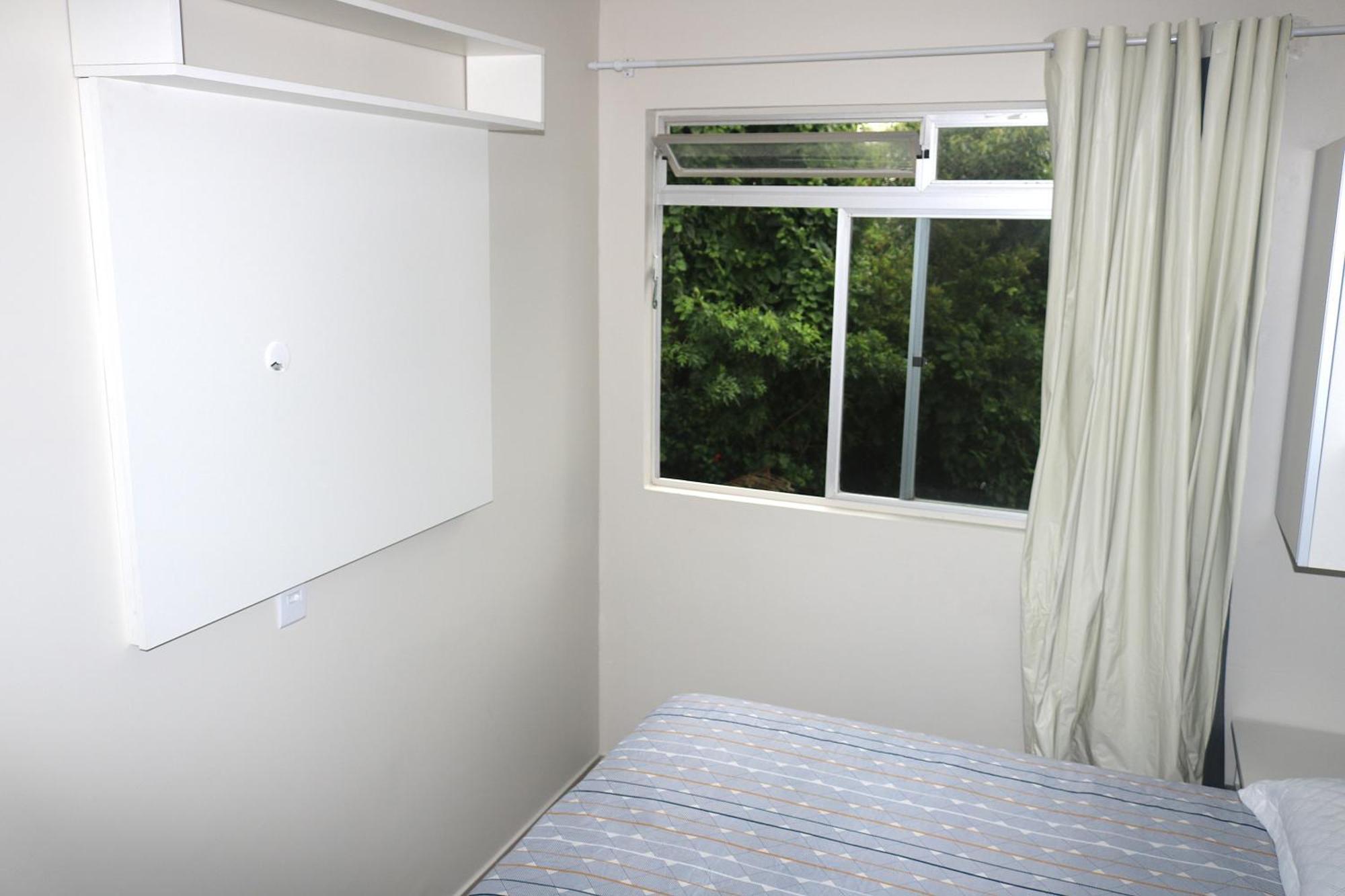 Em Apartment *